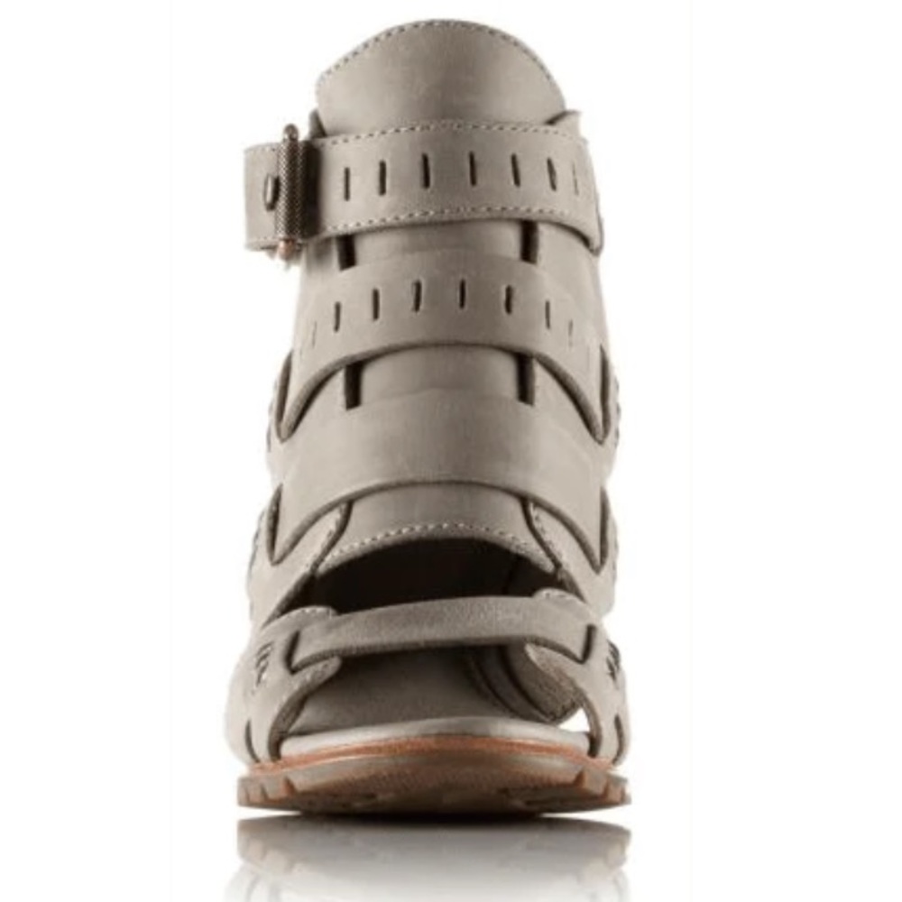 Sorel - Nadia Buckle Kettle - Picture 2 of 15